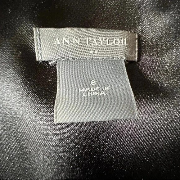 ANN TAYLOR | NWOT | BLACK SLEEVELESS TIERED RUFFLE DRESS | SIZE: 8 - Picture 9 of 9